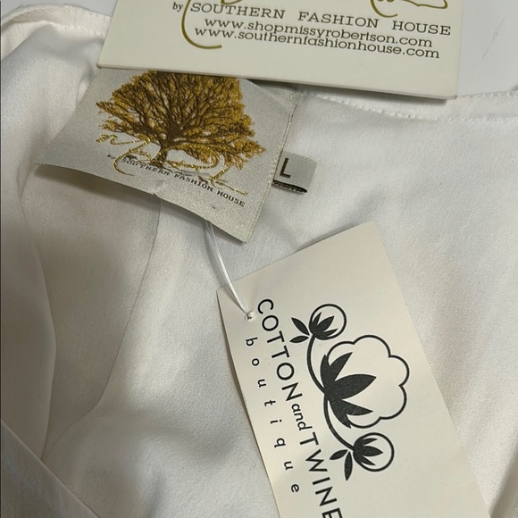 Misty Robertson Cream Embellished Relaxed long Sleeve Blouse, New with Tags . - Picture 9 of 10